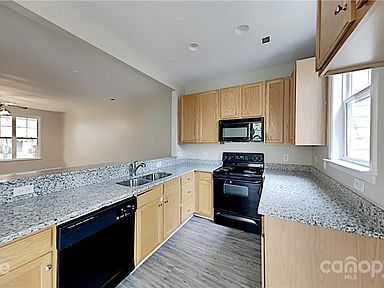 Building Photo - 10322 McGoogan Ln