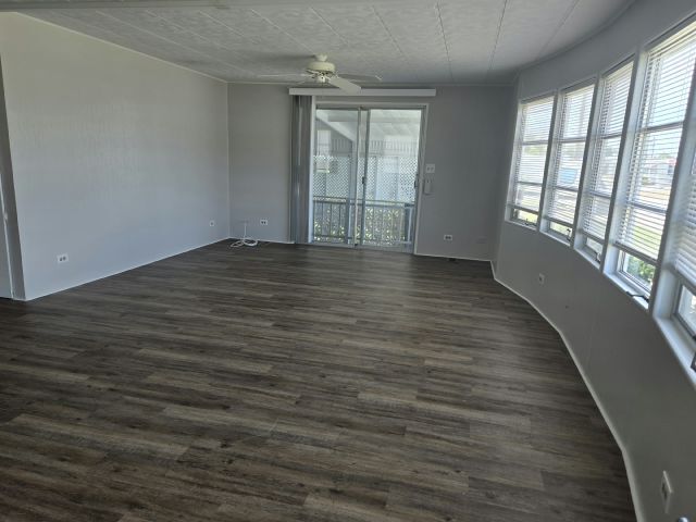 Building Photo - 110 49th Ave W