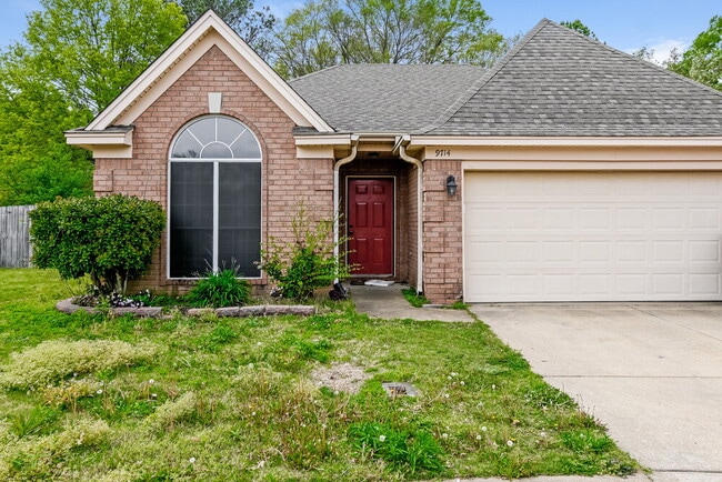 Building Photo - 9714 Dogwood Manor N