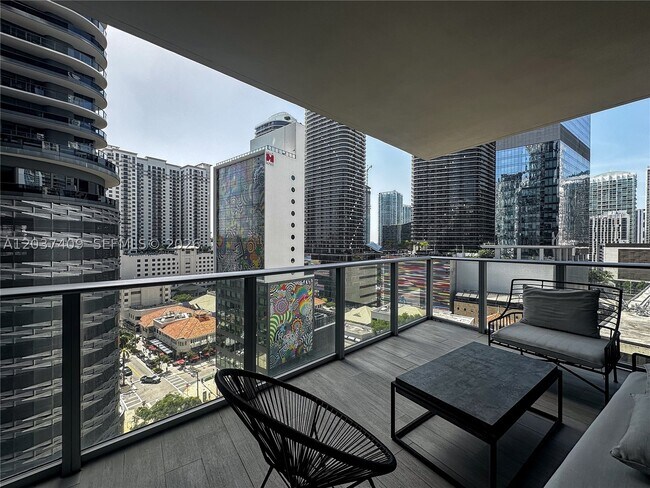 Building Photo - 1010 Brickell Ave