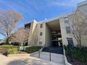 Building Photo - 2302 S Manhattan Ave