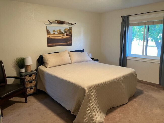 Foto del edificio - Beautiful 4 Bedroom, 3 Bathroom Home With Basement in Cedar City