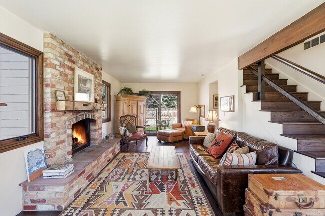 Foto del edificio - 2635 Little Kate Rd