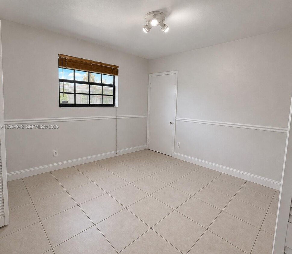 Foto del edificio - 525 SW 78th Ct