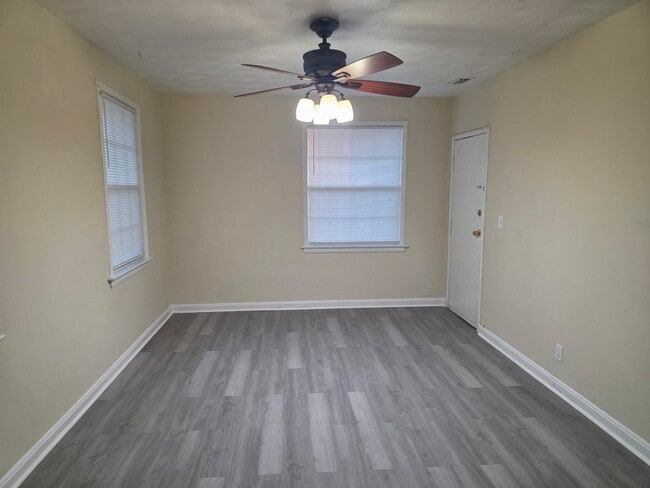 Building Photo - POS3235