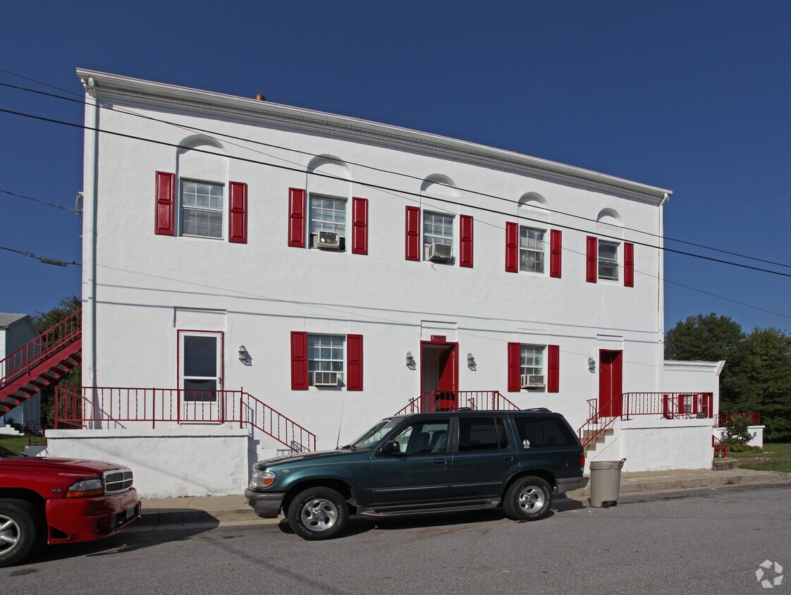 Foto del edificio - 8520 Commercial St