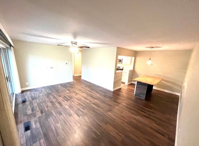Building Photo - Ground level Condo with private patio, har...