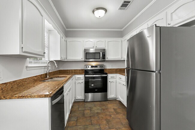 Foto del edificio - 4131 Country View Dr