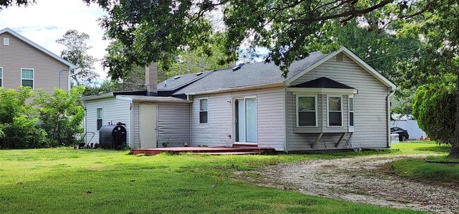 Building Photo - 79 Hemlock Dr