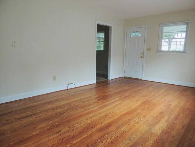 Foto del edificio - 103 Cottonwood Dr