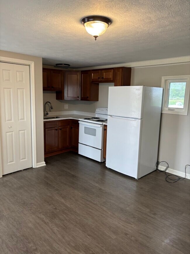 Building Photo - Alvada Unit 5