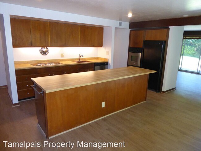 Building Photo - 2 br, 2 bath House - 2 Lyford Drive, #6