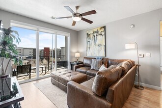Building Photo - 489 E 400 S
