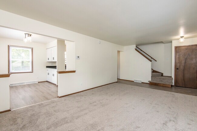 Foto del edificio - 2621 N 122nd St