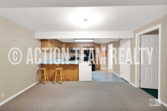 Foto del edificio - BASEMENT Apartment Located in West Jordan
