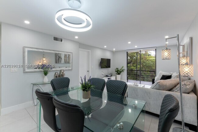 Foto del edificio - 3351 NW 85th Ave