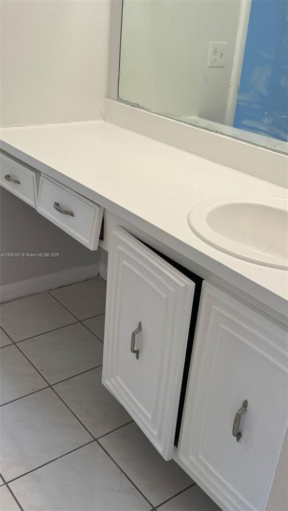 Foto del edificio - 484 NW 165th St