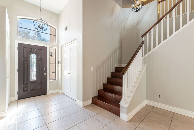 Foto del edificio - 4-Bed Green Valley Home with Private Pool ...