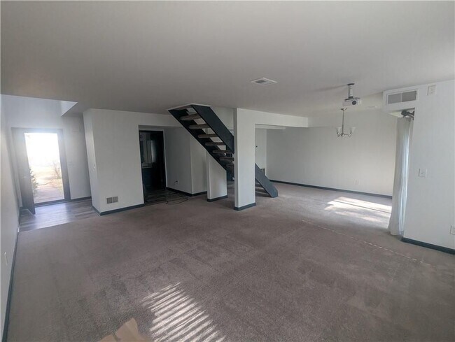 Foto del edificio - 232 Toweridge Dr SW