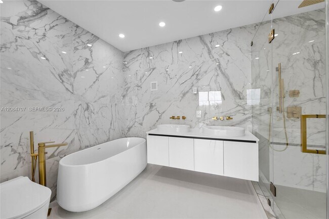 Foto del edificio - 3226 NE 7th St