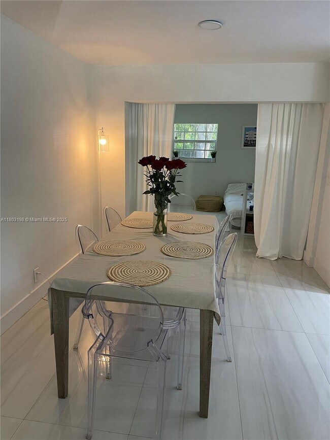 Foto del edificio - 705 SW 2nd Ct