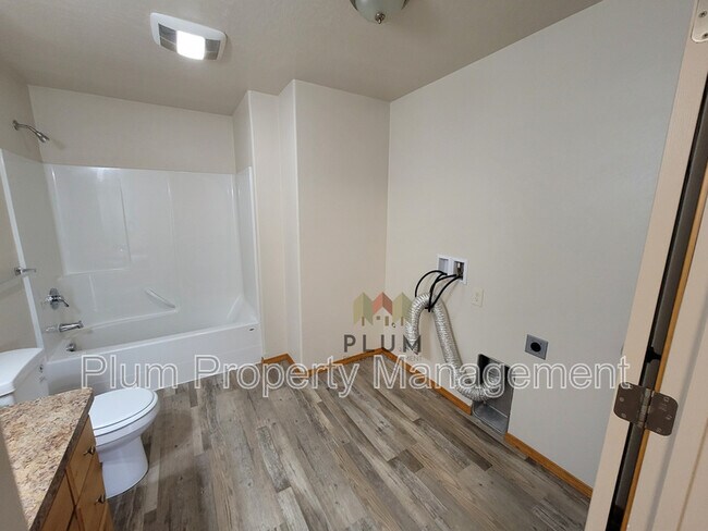 Foto del edificio - 4979 Potter Park Loop