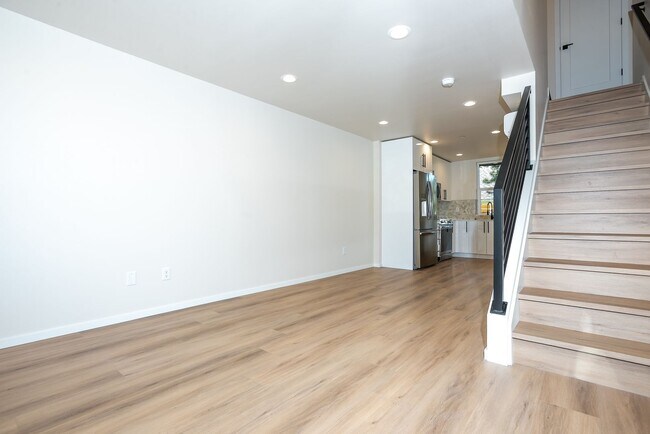 Foto del edificio - NEW CONSTRUCTION- MOVE- IN READY