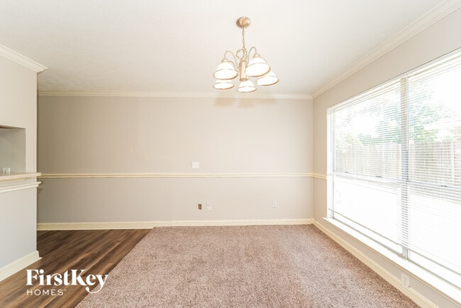 Building Photo - 6615 Navidad Rd