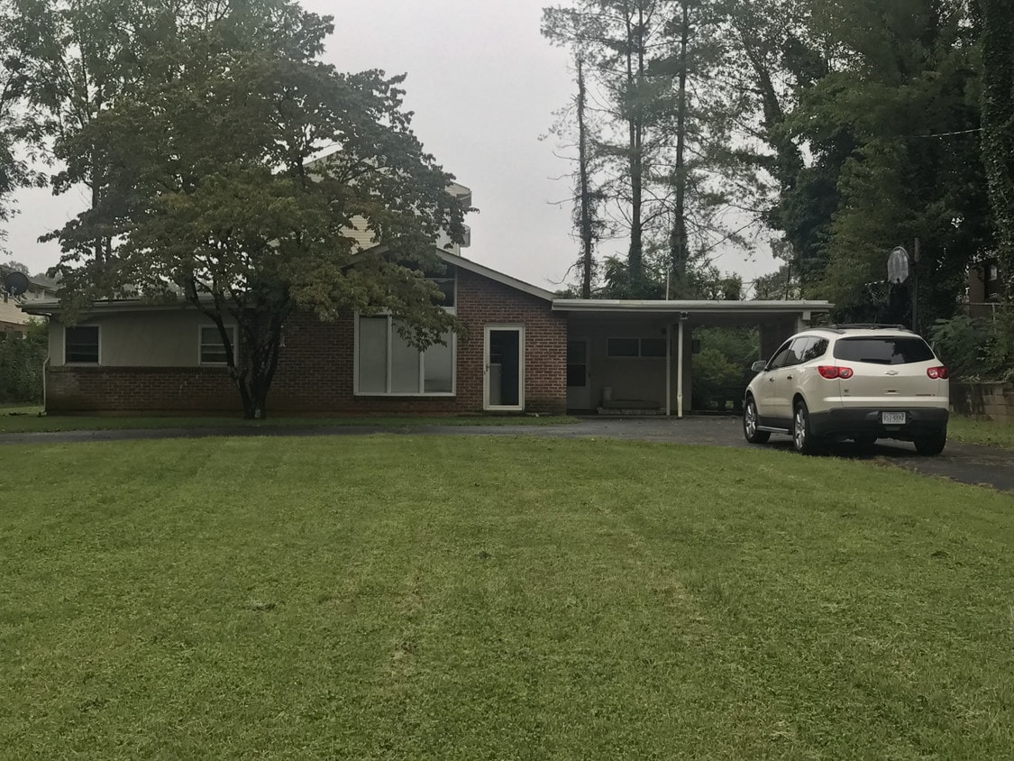 Whitestone House for Rent in Lynchburg, VA