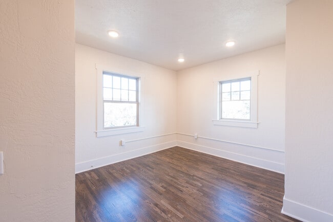 Bdrm - 812 E 12th Ave