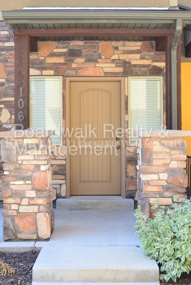 Building Photo - 106 W Parramatta Ln