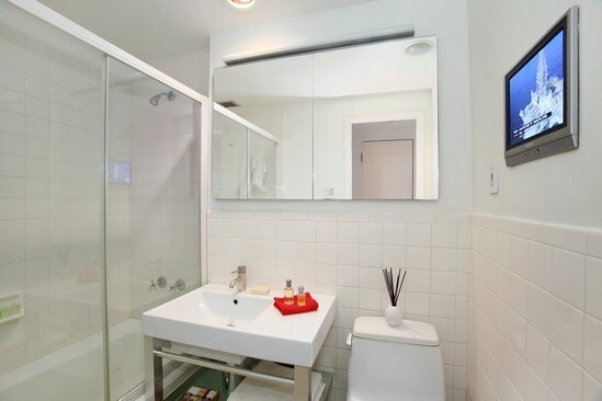 Building Photo - 211 E 51st St