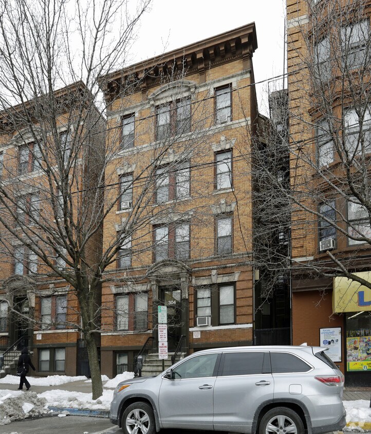 Primary Photo - 304 60th St