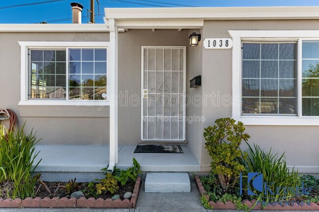 Foto del edificio - 1038 Thelma Ave