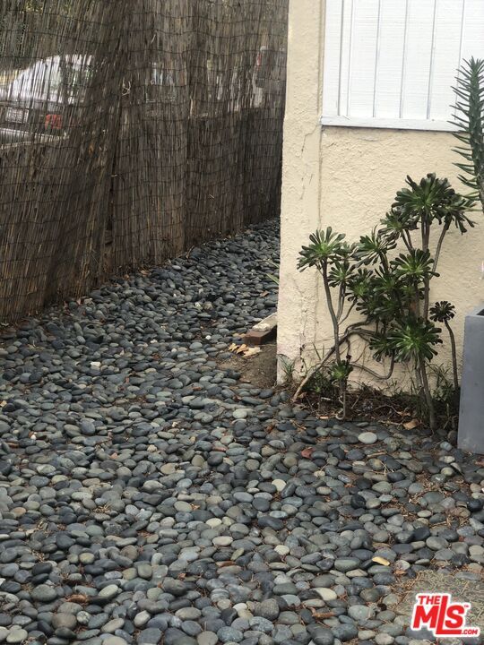 Foto del edificio - 5803 Irvine Ave