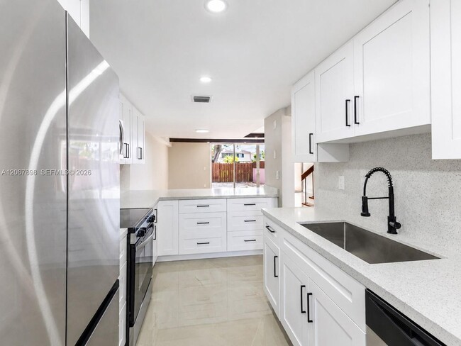 Foto del edificio - 14124 Kendale Lakes Cir