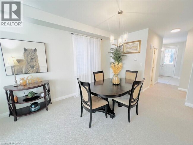 Building Photo - 11 Cherry Blossom Hts