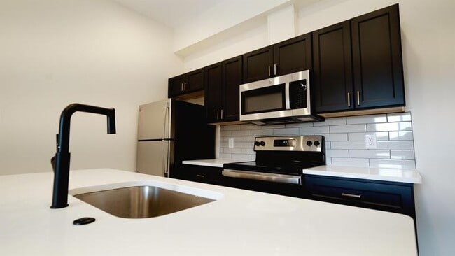 Photo - 6832 Ridge Ave Apartment