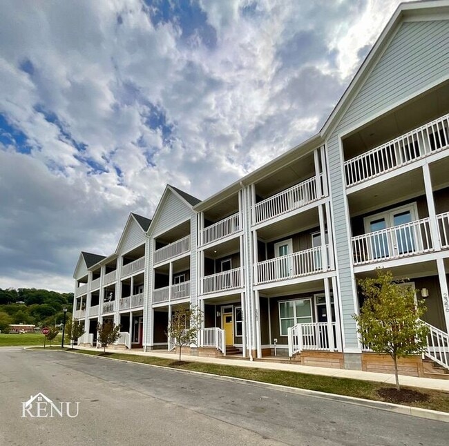 Foto del edificio - 2374 E 18th St Pl