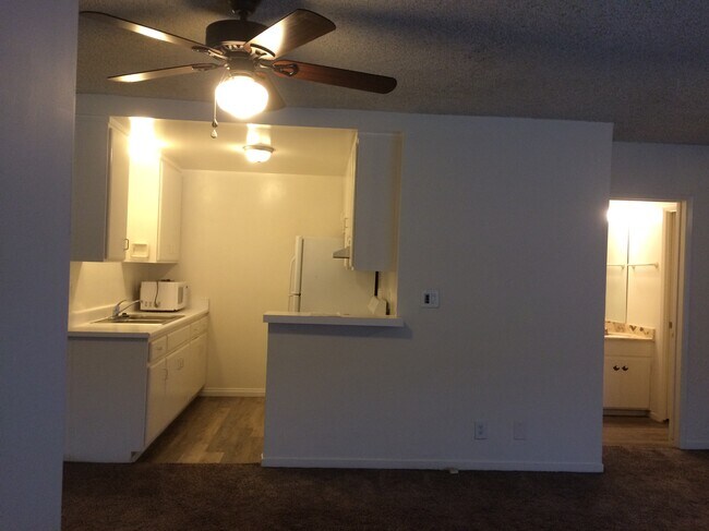 Foto del edificio - 12558 Moorpark St