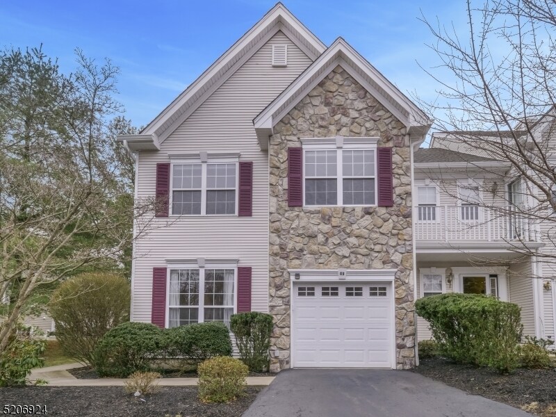 Primary Photo - 49 Mayflower Dr