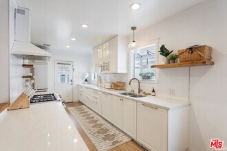 Building Photo - 4607 Willowcrest Ave