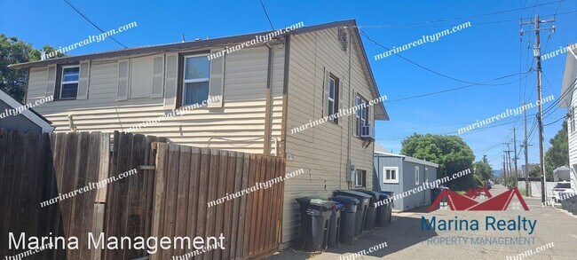Building Photo - 2 br, 1 bath House - 324 1/2 Webster Stree...