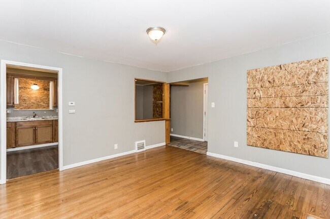 Building Photo - 20413 Kingsville St