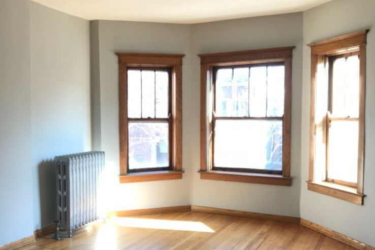 Primary Photo - 950 N Leavitt St