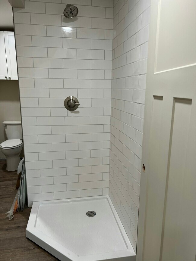 Building Photo - 119 E Elm St