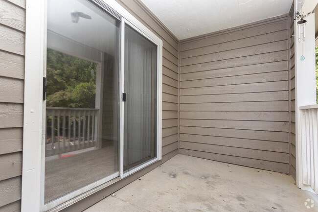 3BR, 2BA - 1248 SF - Lake Crossing Apartment Homes