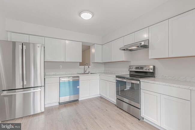Foto del edificio - 8293 Londonderry Ct