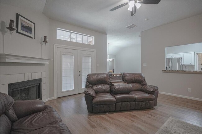 Building Photo - 301 Scenic Brook St