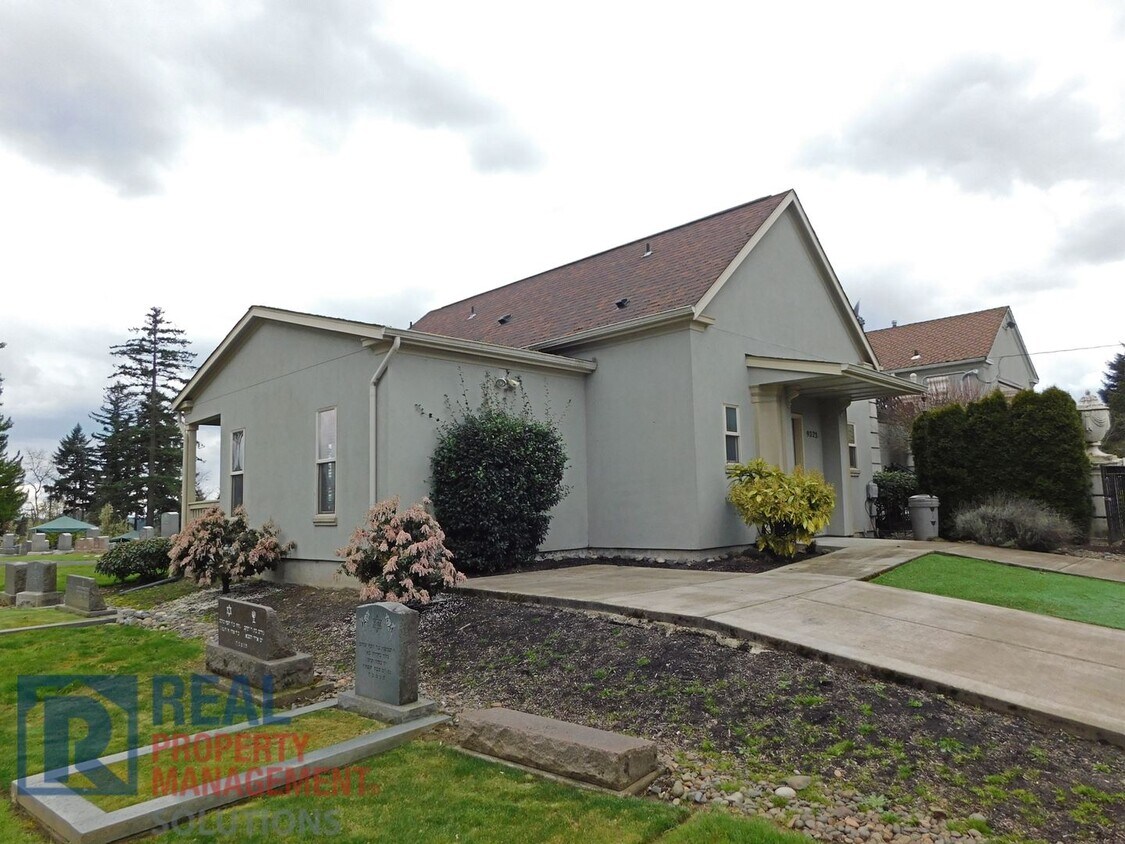 Primary Photo - 9323 SW 1st Ave